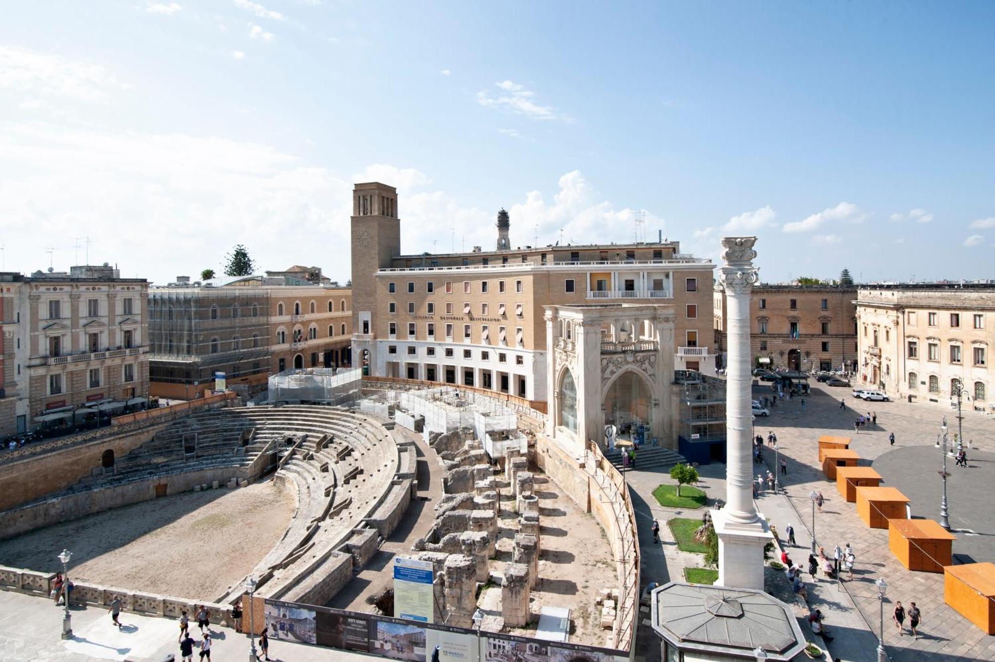 Terrazza Sant'Oronzo Acomodação com café da manhã Lecce Exterior foto